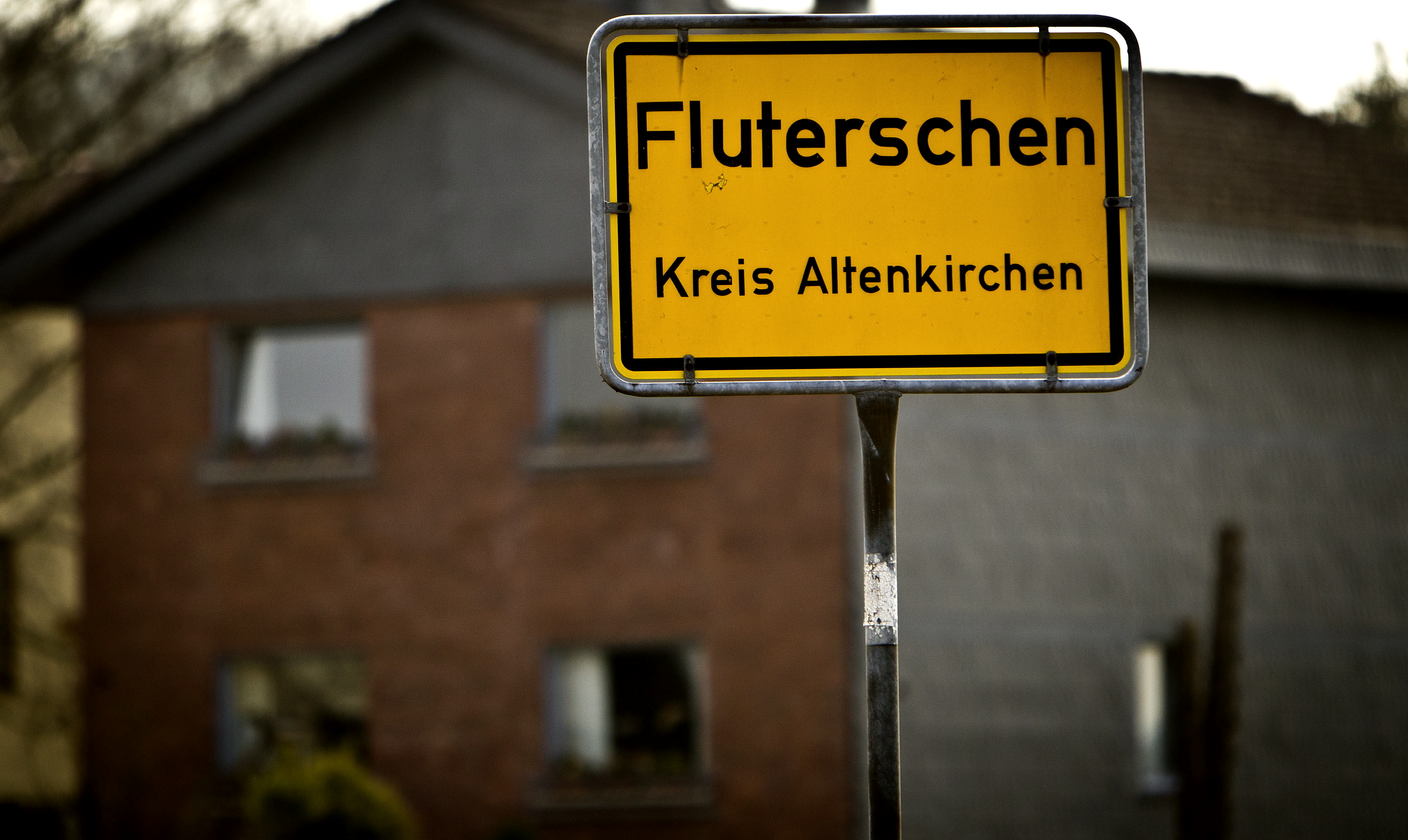 Byn Fluterschen skakas nu av  övergreppen och kallar honom för Tysklands Josef Fritzl.