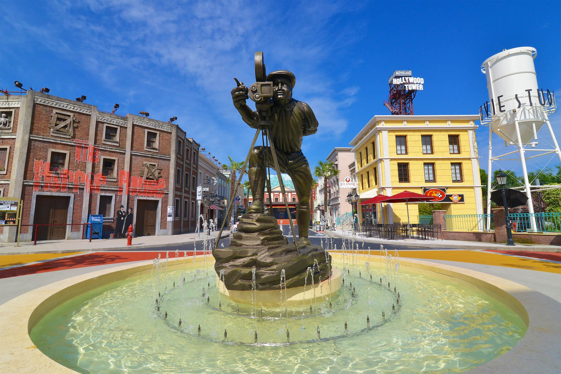 9. Canevaworld, Lazise sul Garda, Italien. Egentligen är det två parker: en nöjespark med filmtema som heter Movieland Park. 9. Canevaworld, Lazise sul Garda, Italien. Egentligen är det två parker: en nöjespark med filmtema som heter Movieland Park.