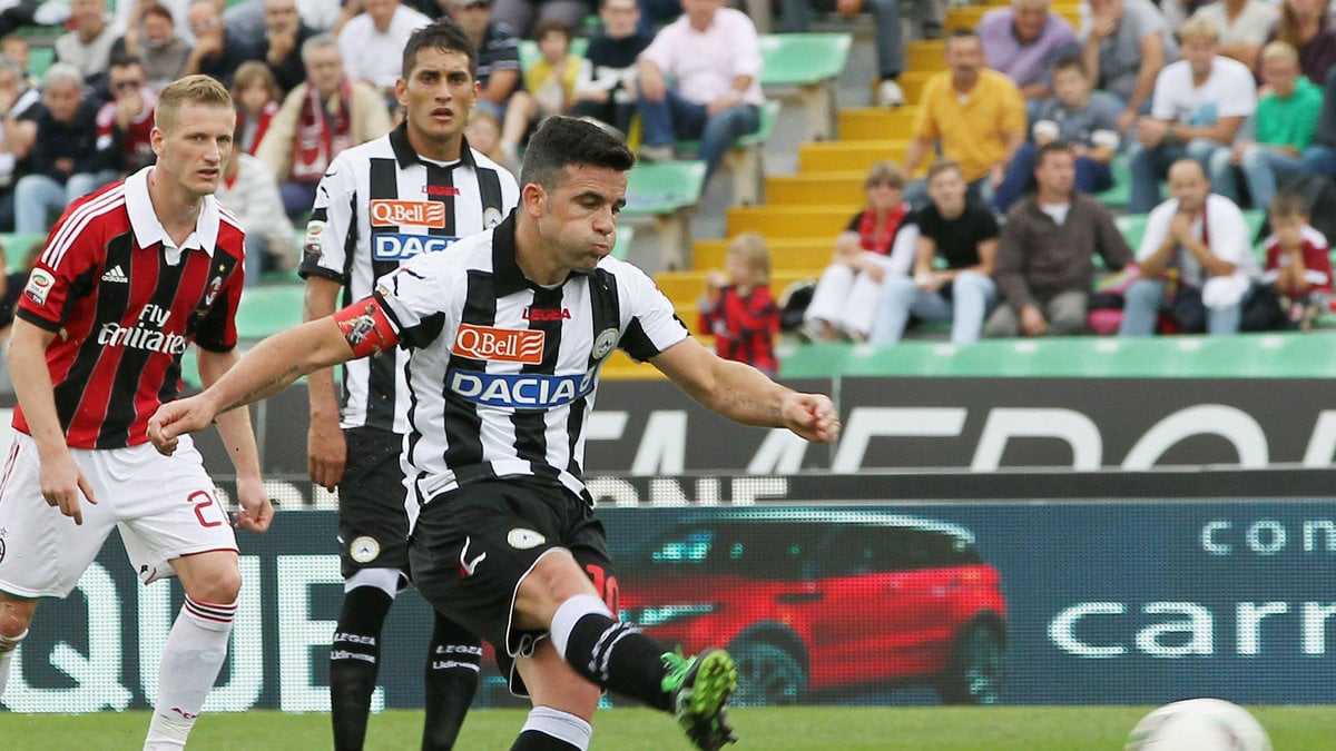 Antonio Di Natale dundrade in straffen som innebar seger för Udinese.