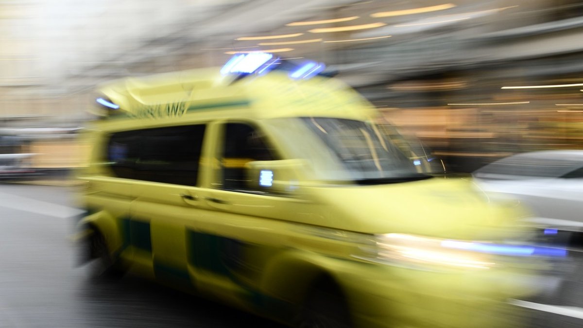 En hjärtstartare slutade fungera under en räddningsinsats i en ambulans. Arkivbild.