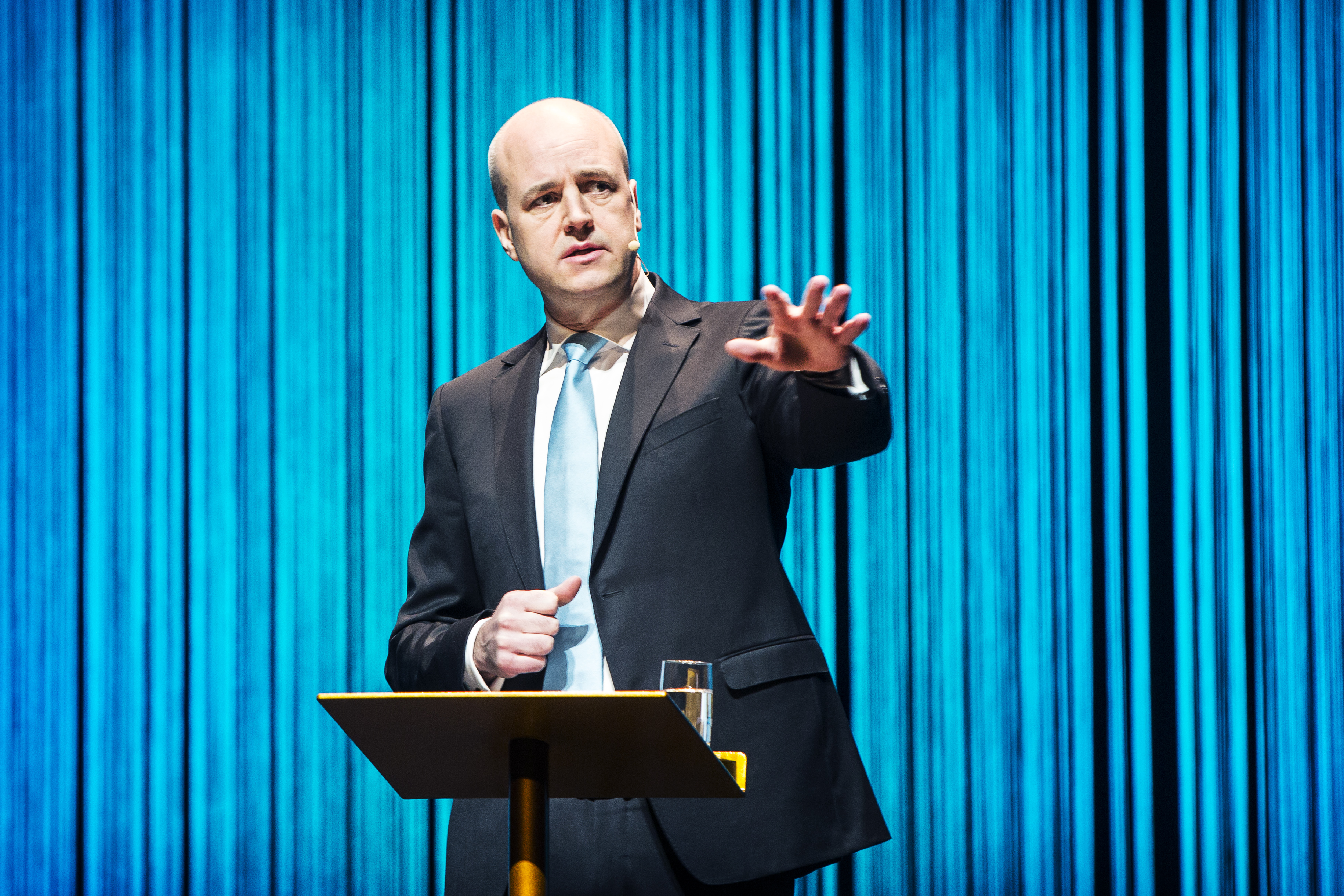 Fredrik Reinfeldt, Moderaterna, Granskning, Medierna, Opinionsundersökning, United Minds