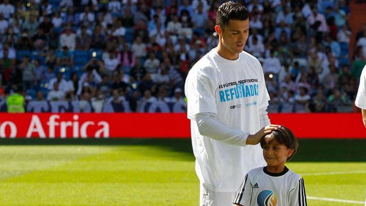 Cristiano Ronaldo och yngsta sonen. 