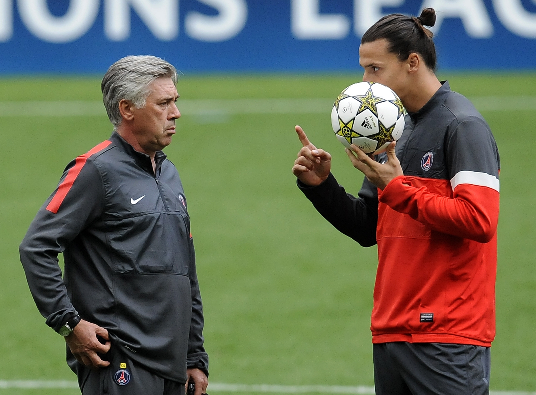 I snack med Ancelotti inför mötet med Porto. I snack med Ancelotti inför mötet med Porto.