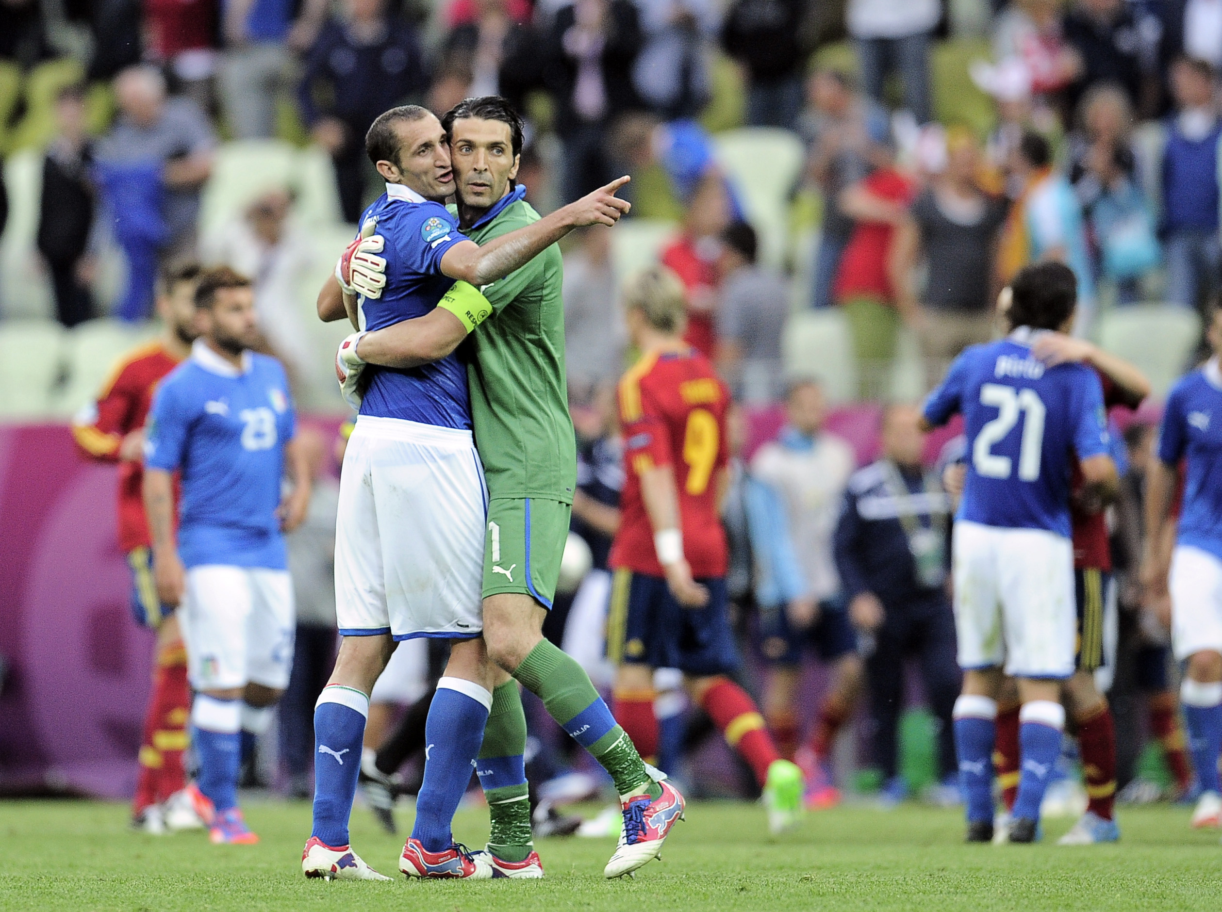Men redan i kväll kan han få kramas med Buffon när Italien möter Tyskland i EM-semifinal.