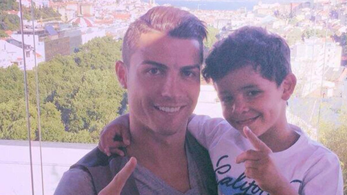 Cristiano Ronaldo med sin son.