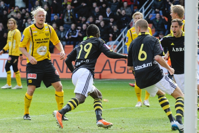 De två andra målen gjorde Teteh Bangura (nummer 19) De två andra målen gjorde Teteh Bangura (nummer 19)