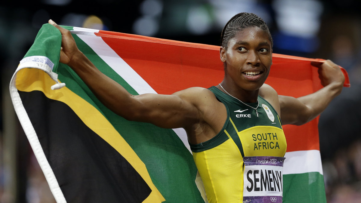 Caster Semenya pekades också ut för att vara man efter sitt guld på 800 meter i VM i Berlin.