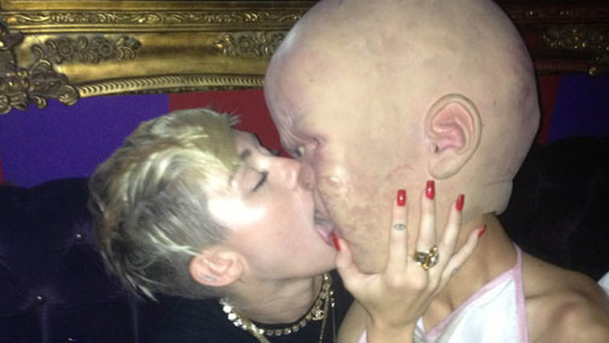 Miley festade loss i London tidigare i veckan.