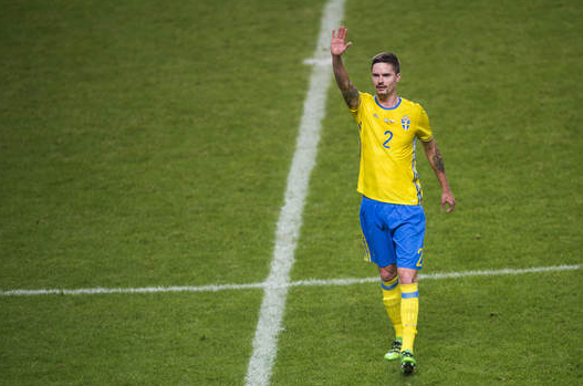 Mikael Lustig: 32.5 miljoner kronor. Mikael Lustig: 32.5 miljoner kronor.