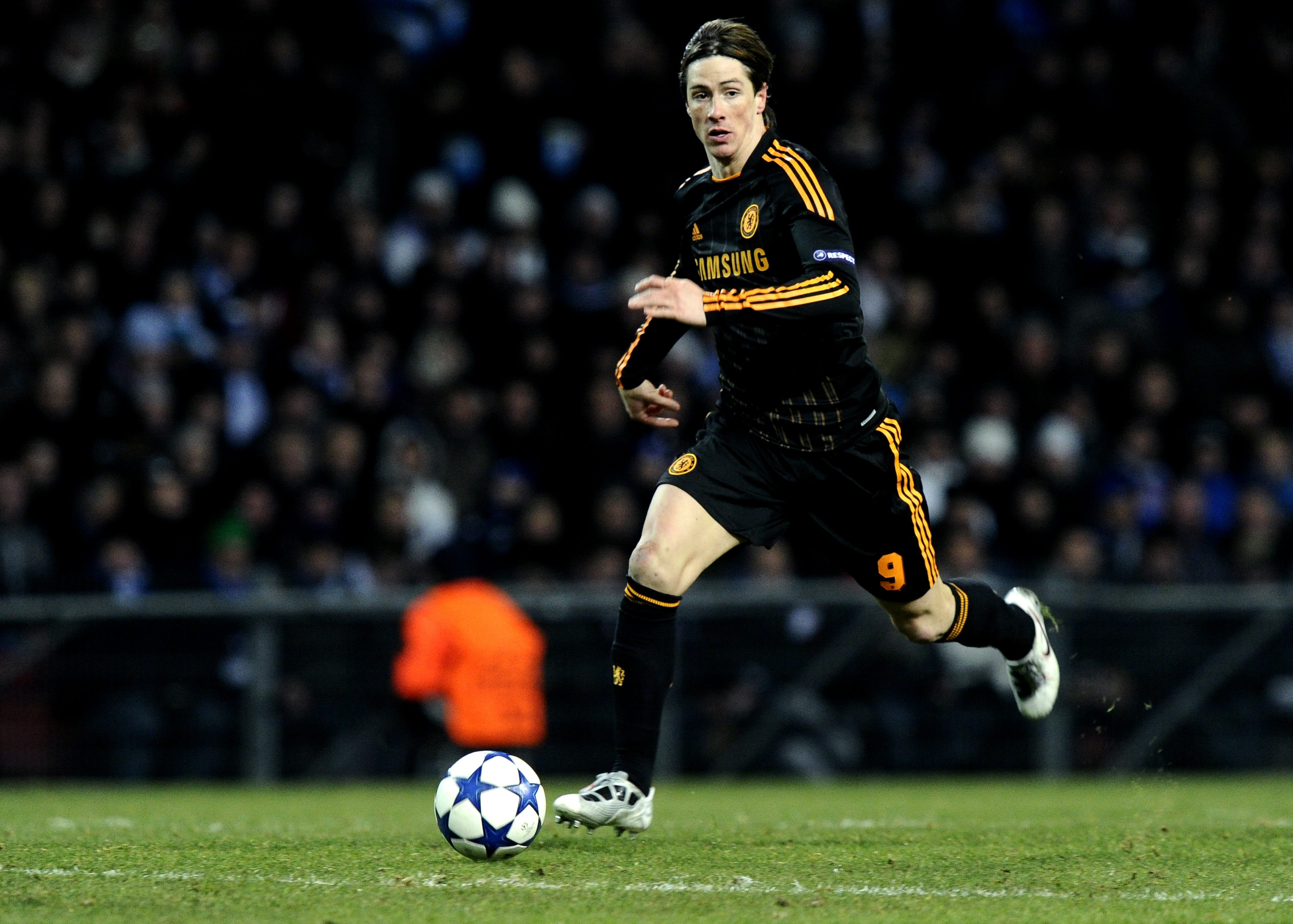 Han trivs bra i klubben och London - trots att Fernando Torres har tagit över mycket av hans speltid.