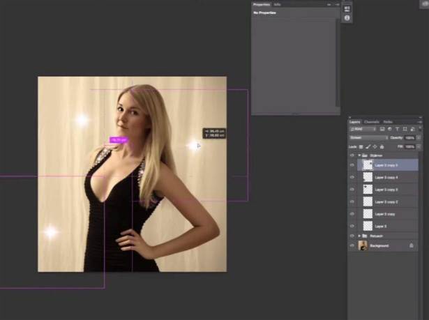 I videon låter Johanna Bladh retuschera en bild på sig själv till att passa ett bröst-ideal.