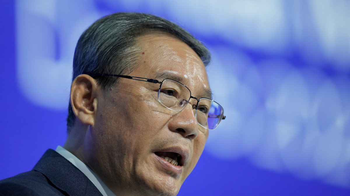 Kinas premiärminister Li Qiang skryter om att Kina slog tillväxtmålet 2023 på Världsekonomiskt forum i Davos, Schweiz.