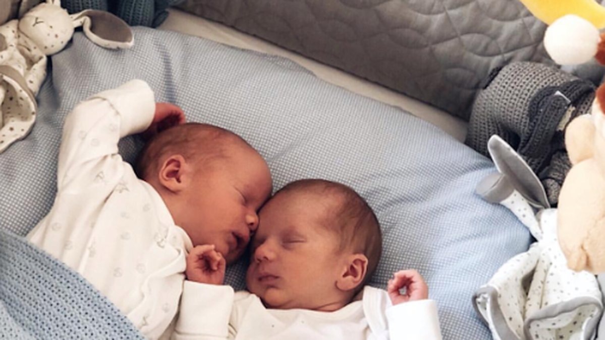 Marie Serneholt & Fredric Palmqvist har fått tvillingarna Philip & Nicholas