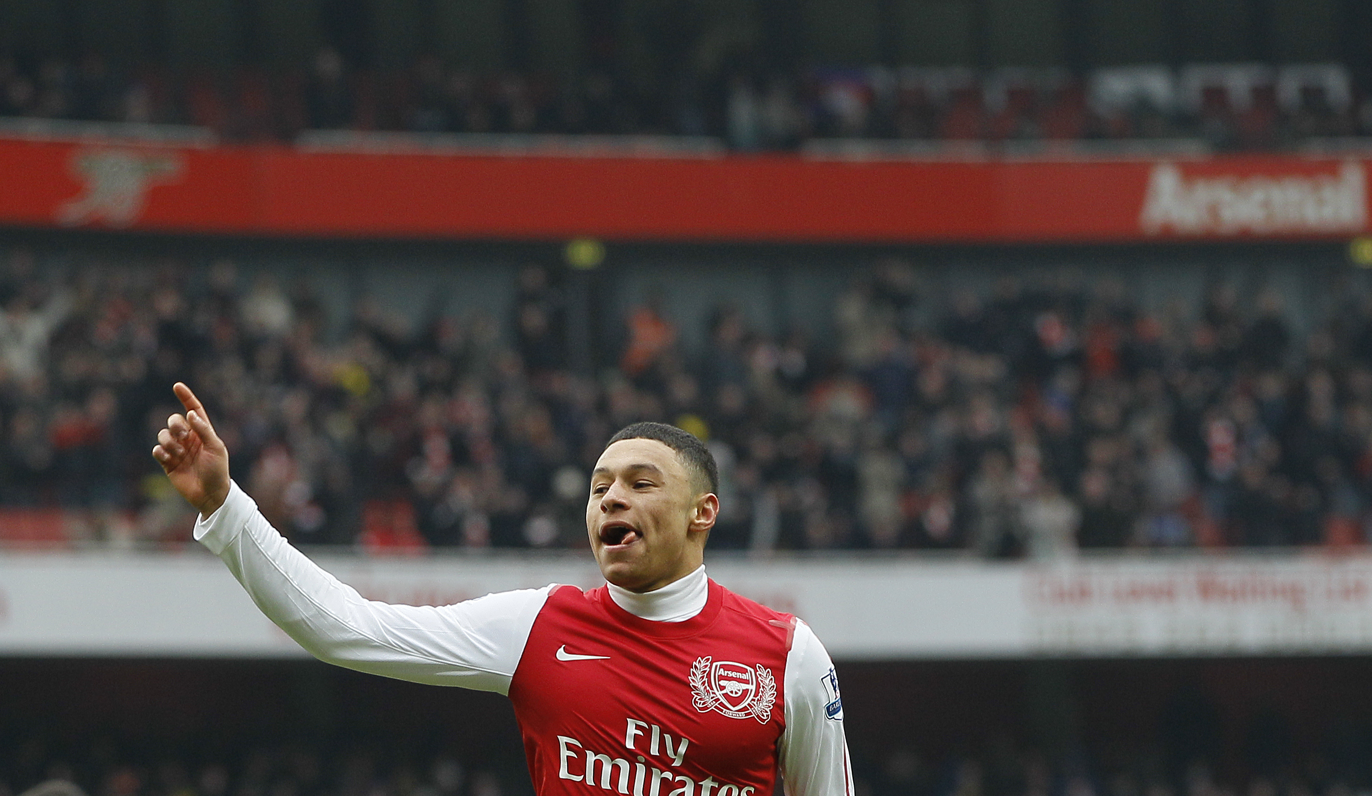 11. Alex Oxlade-Chamberlain. 19 år, Arsenal. Yngsta engelsmannen som gjort mål i Champions League. Enorm fysik och löpstyrka. Gjorde två mål på sina tre första matcher för Arsenal. En av få ljuspunkter hos Arsenal de senaste åren. 11. Alex Oxlade-Chamberlain. 19 år, Arsenal. Yngsta engelsmannen som gjort mål i Champions League. Enorm fysik och löpstyrka. Gjorde två mål på sina tre första matcher för Arsenal. En av få ljuspunkter hos Arsenal de senaste åren.