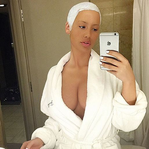 Amber Rose gör sig i ordning för att festa loss i Vegas. Amber Rose gör sig i ordning för att festa loss i Vegas.