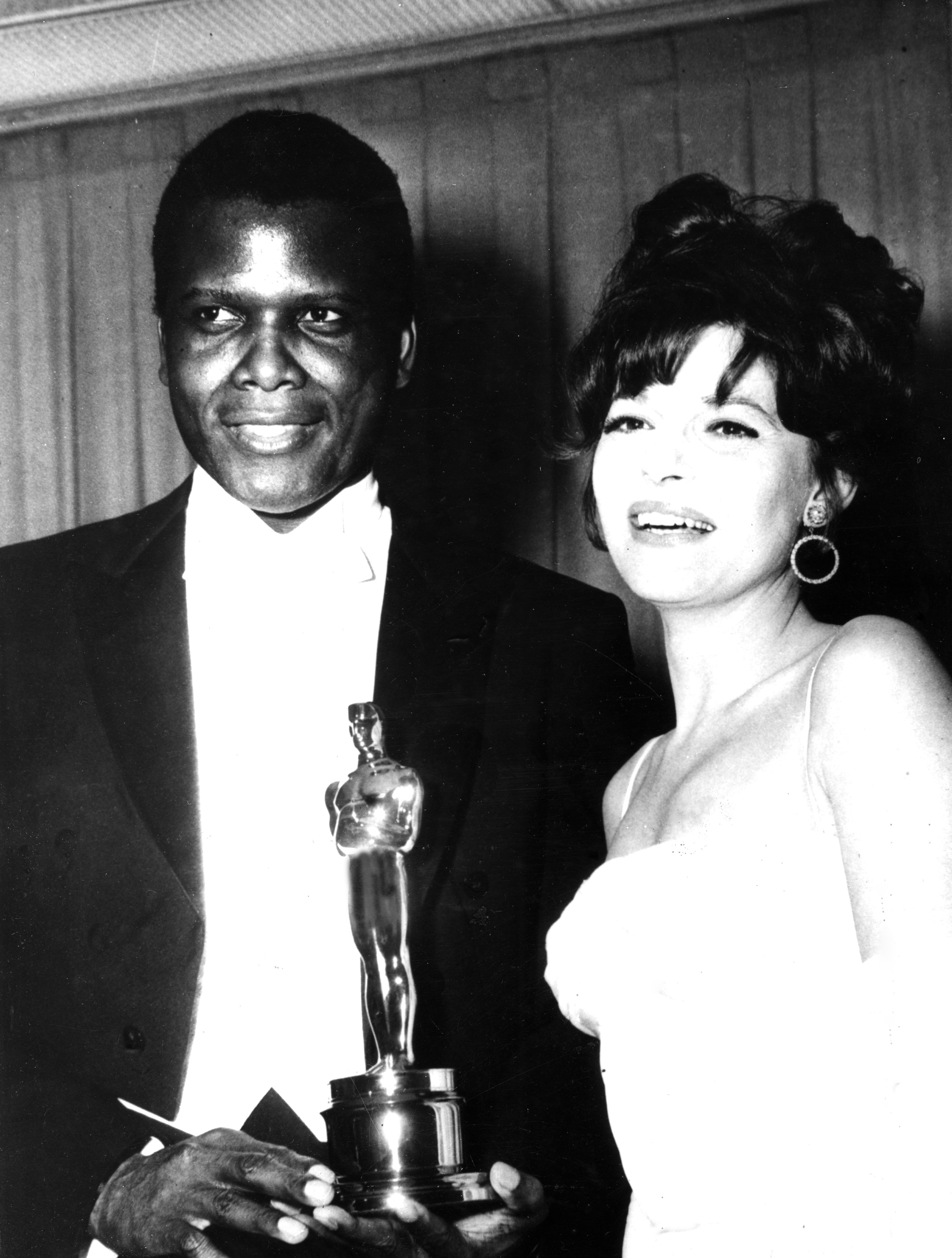 1964. Sidney Poitier i rollen som Homer Smith Lillies of the Field. 1964. Sidney Poitier i rollen som Homer Smith Lillies of the Field.