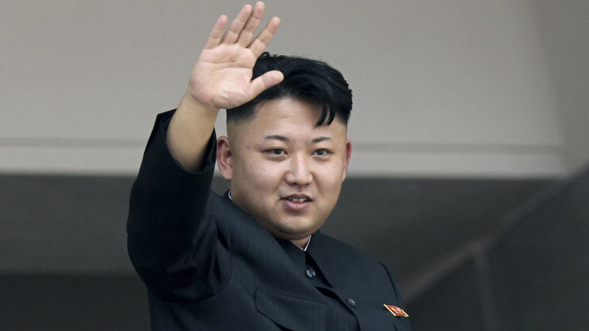Kim Jong-un följer i sin fars fotsteg och rekryterar nu 2000 glädjeflickor.  