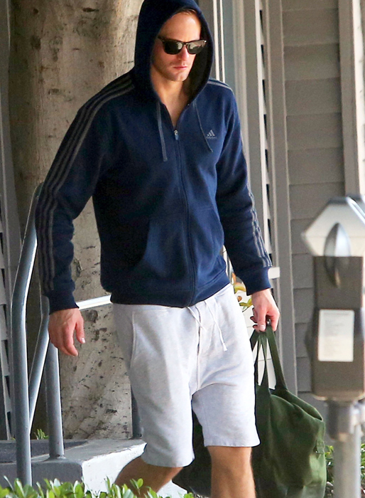 Alexander Skarsgård har varit på gymmet. Alexander Skarsgård har varit på gymmet.