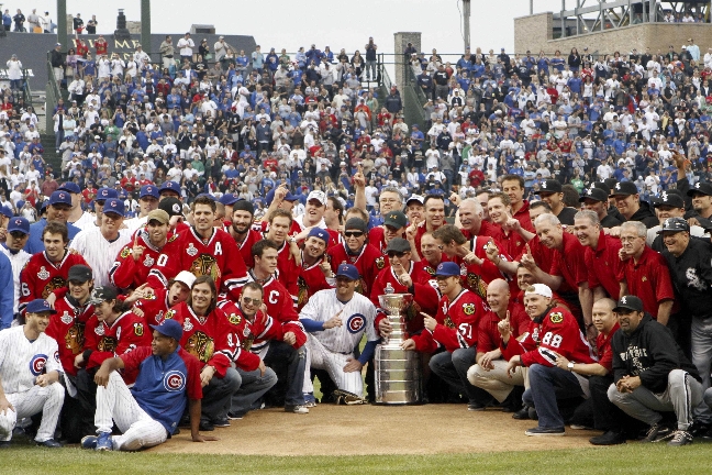 Chicago vann både Stanley Cup, men också World Series i baseball under förra säsongen.