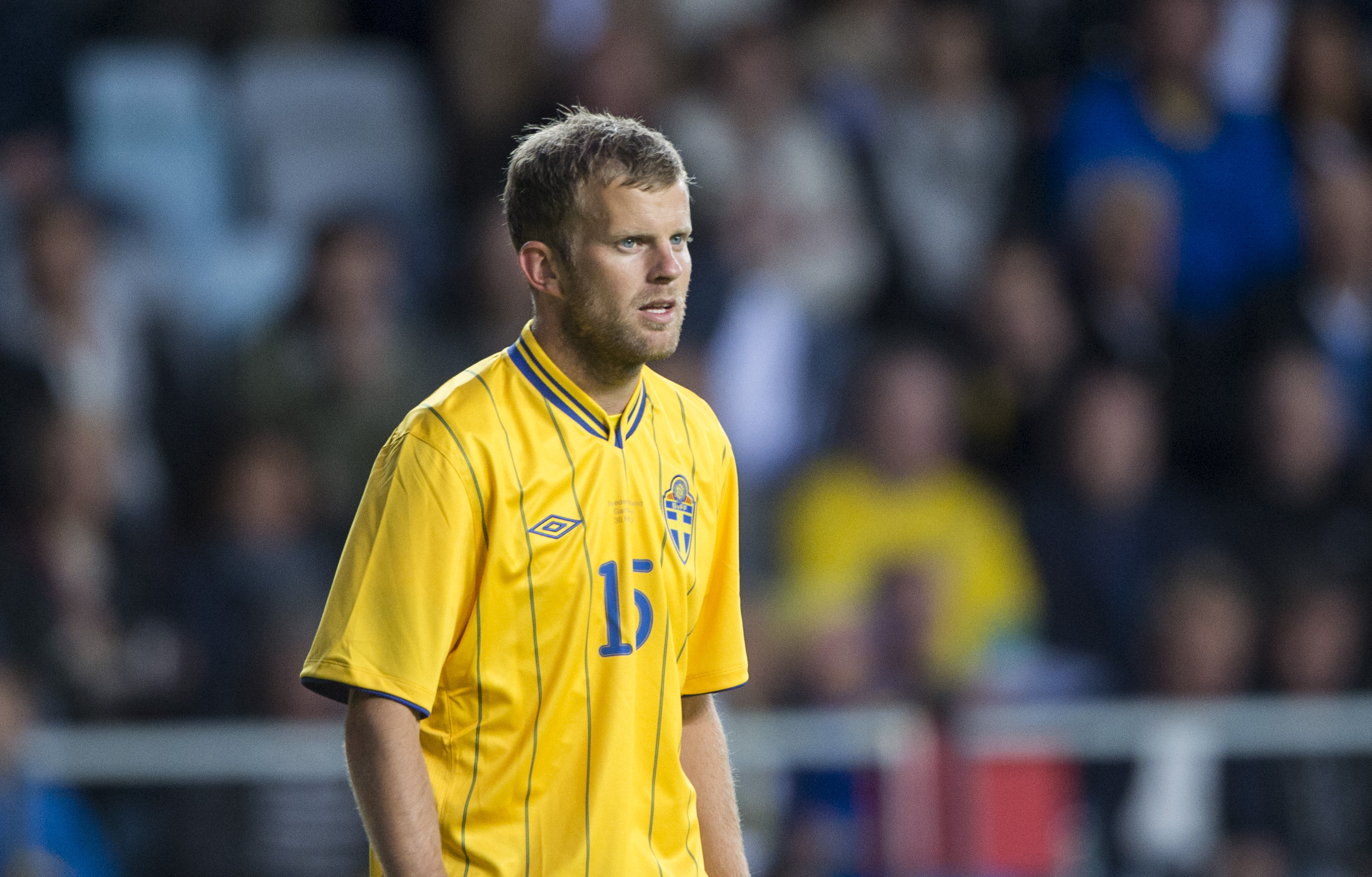 Mikael Antonsson: 2. Spelade endast tio minuter, tveksam insats vid Islands andra mål.