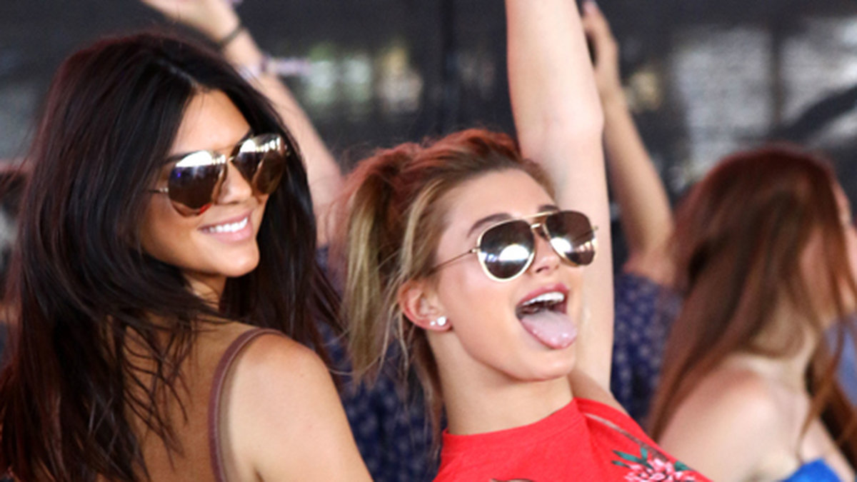 Kendall och Hailey på Coachella i april 2015. 
