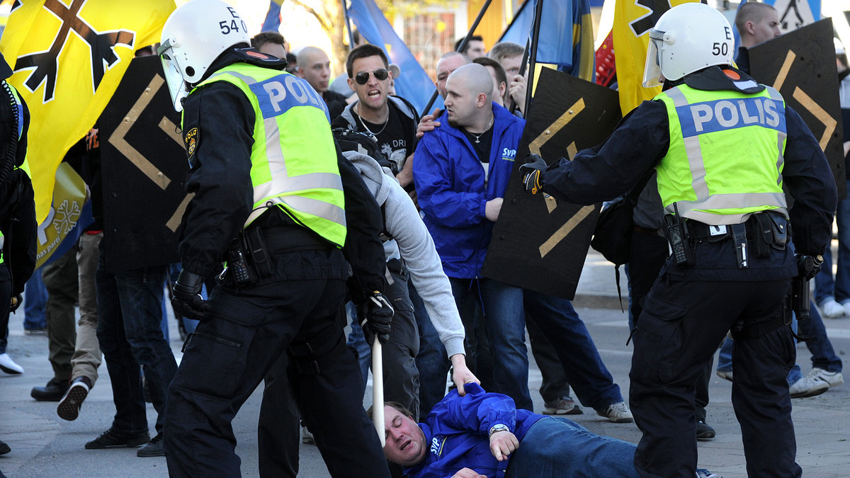 Våldsamheter från SvP-demonstrationen i Eskilstuna 2012.