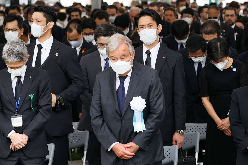 FN:s generalsekreterare Antonio Guterres i samband med en tyst minut för offren för kärnvapenattacken i Hiroshima för 77 år sedan.