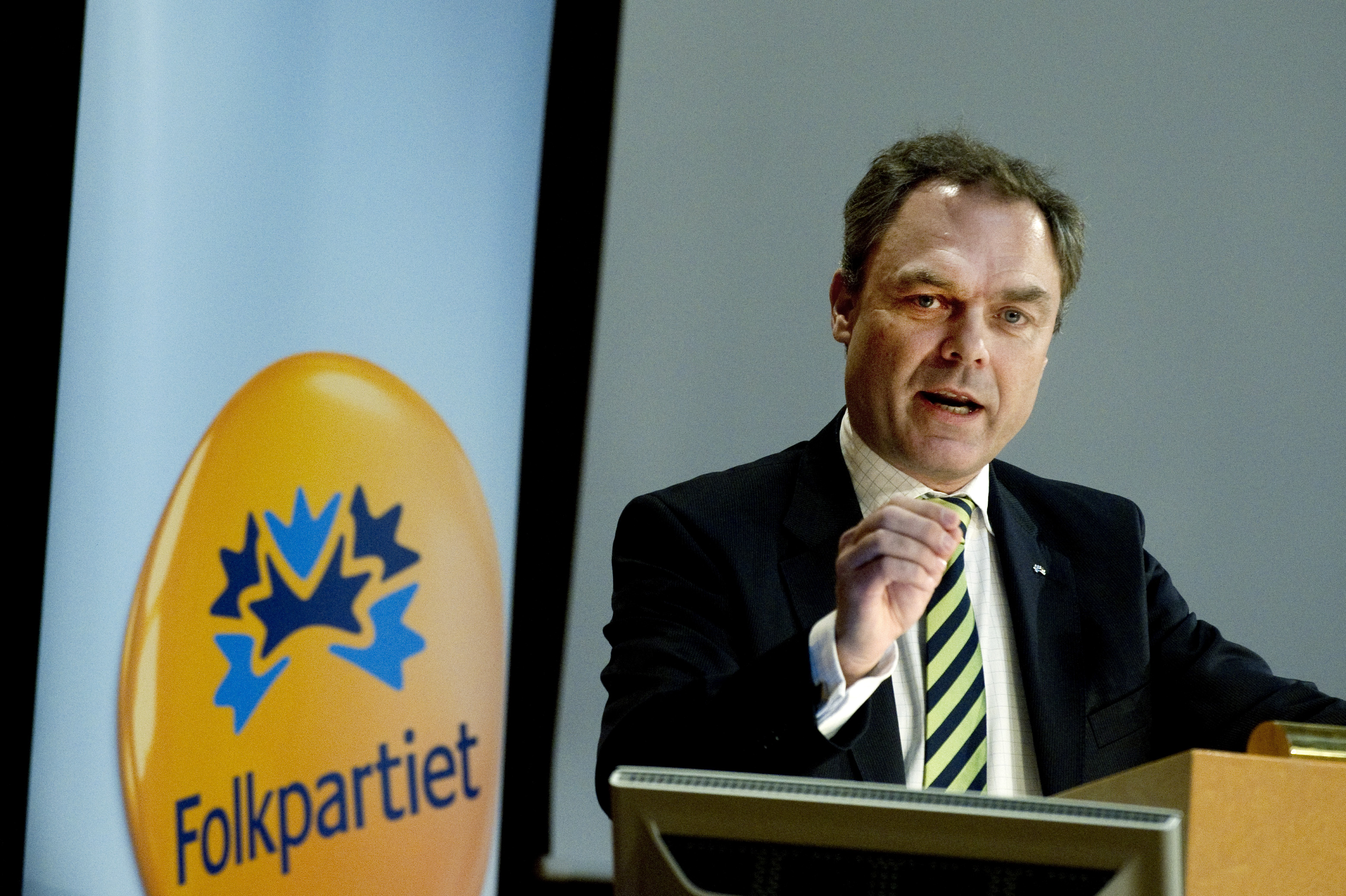 ... skolan. I stället riktar man blicken mot Finland, vars skolsystem Sveriges skolminister, Jan Björklund (fp), också gärna talar varmt om.