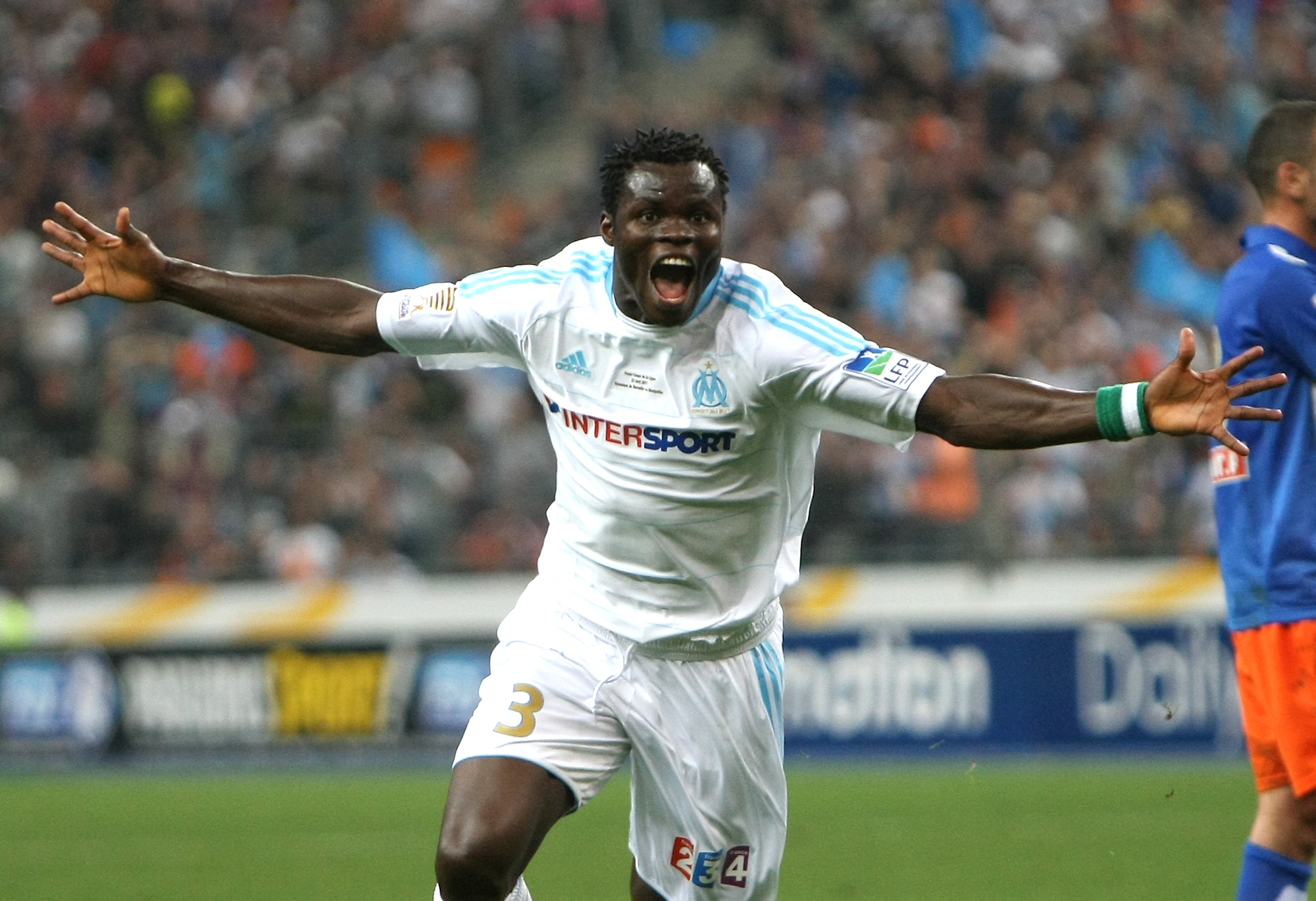 Marseille-spelaren Taye Taiwo är klar för Milan, enligt franska medier.