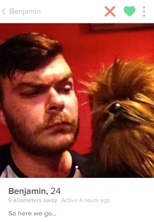 Benjamin och en hund som är ruggigt lik Chewbacca. Benjamin och en hund som är ruggigt lik Chewbacca.