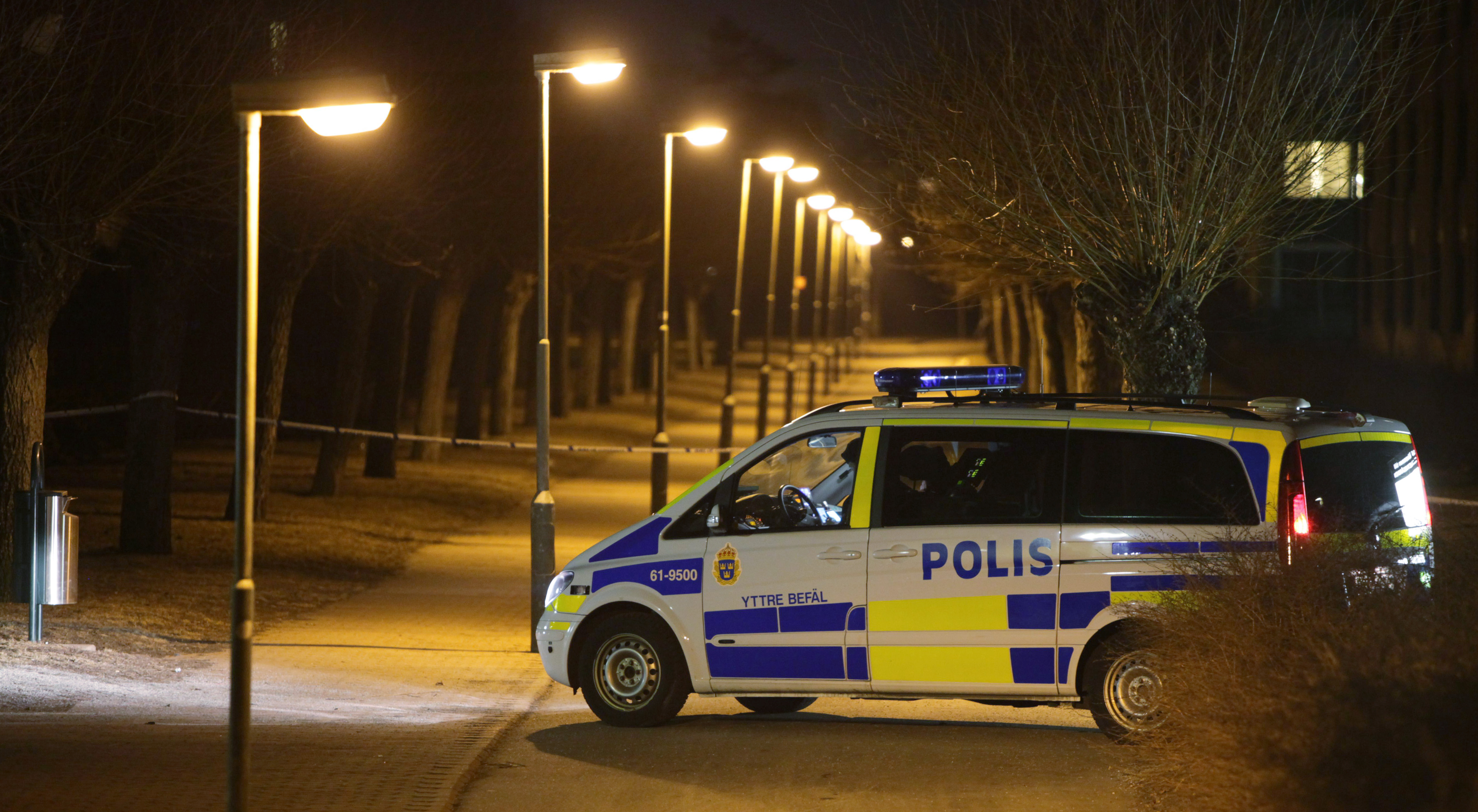 En man sköts ner vid 18-tiden i stadsdelen Bellevue i Malmö.