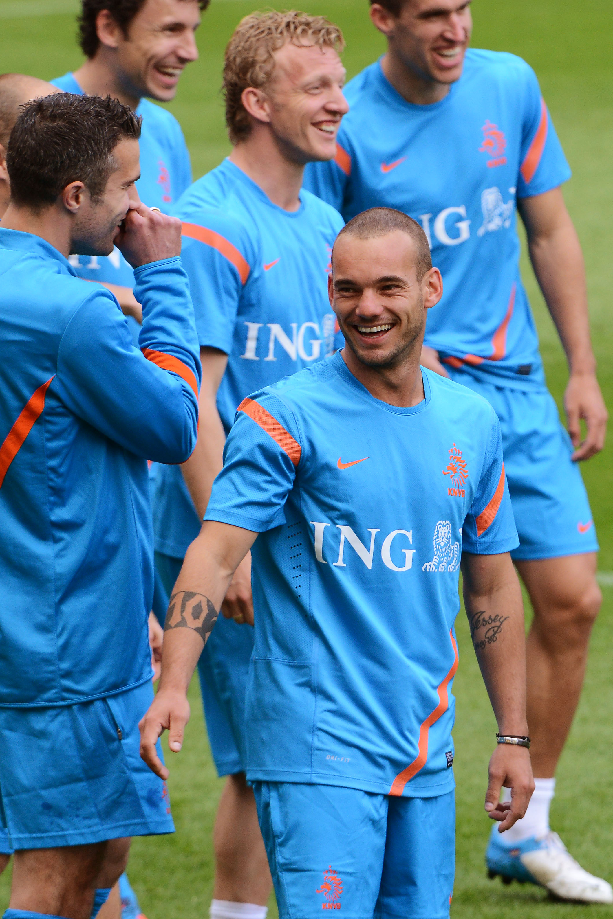 Wesley Sneijder och de andra verkar glada ändå - än så länge.