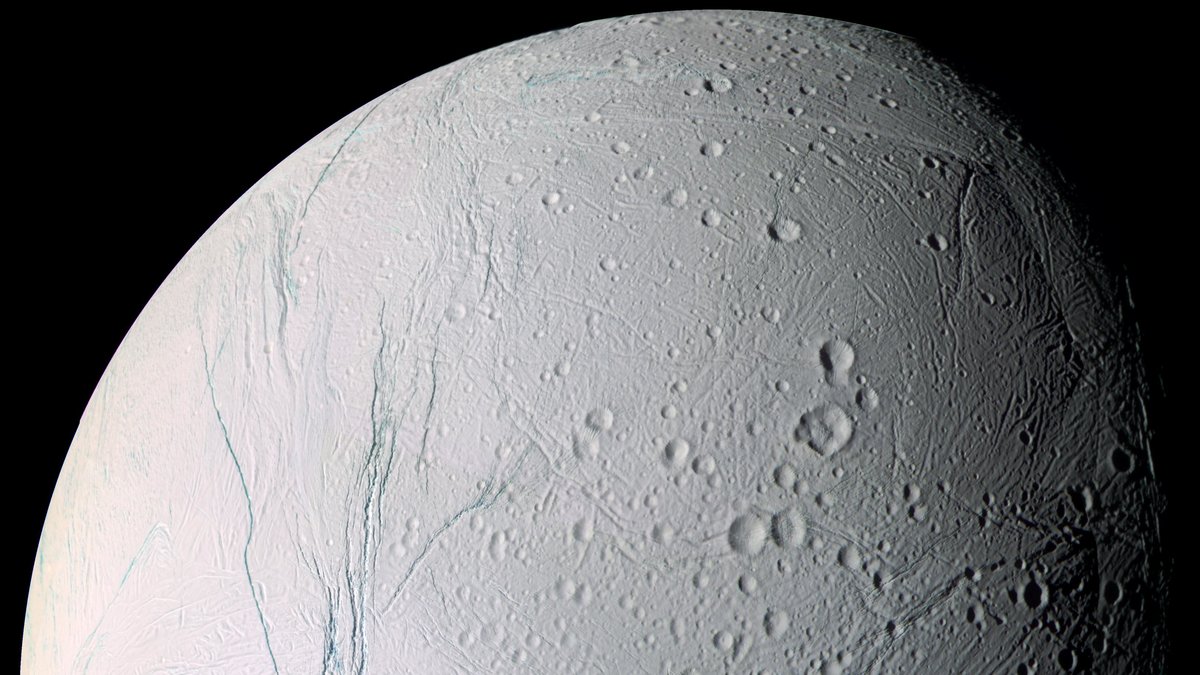 Bilderna är tagna av rymdsonden Cassini