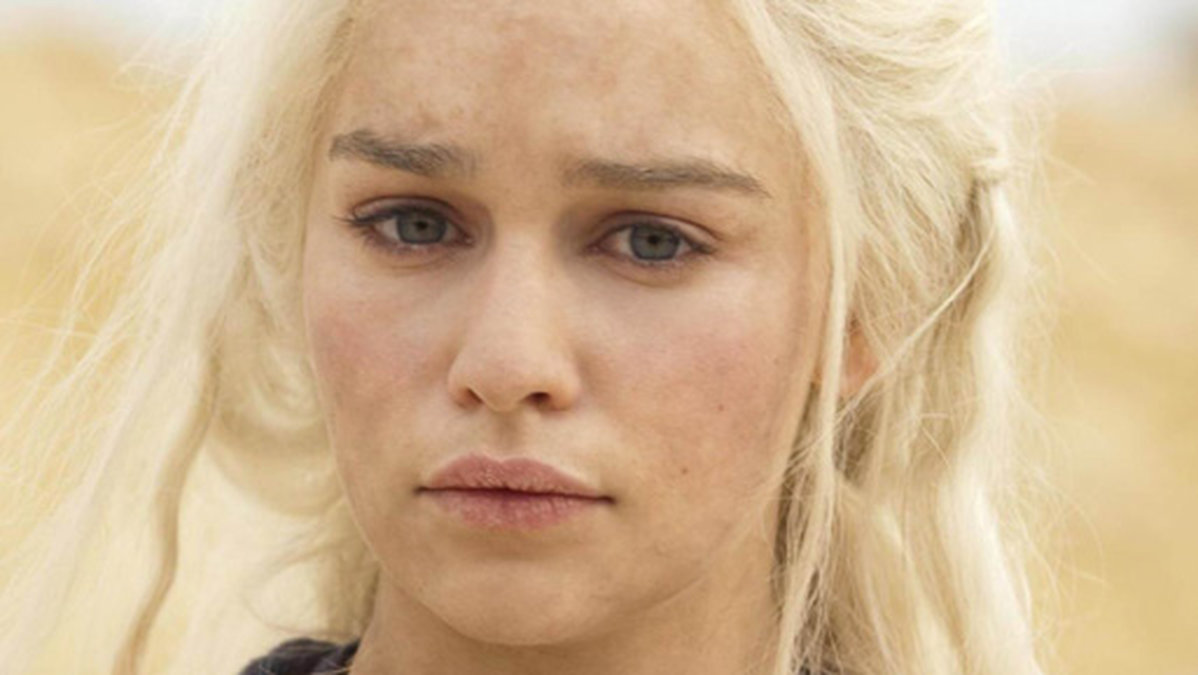 Emilia Clarke i den andra säsongen av Game of Thrones. 