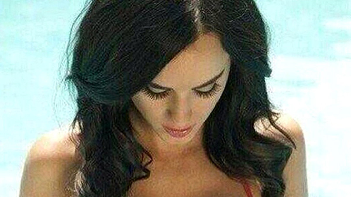 Katy Perry twittrade ut en bild på modellen Rosie Jones. 