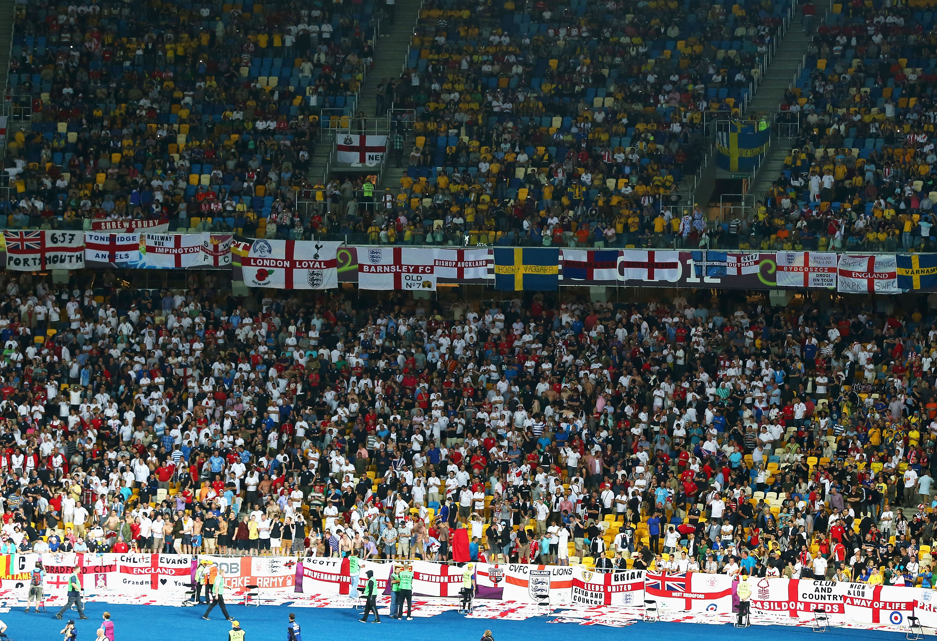 De engelska fansen var gladast under den första halvleken.