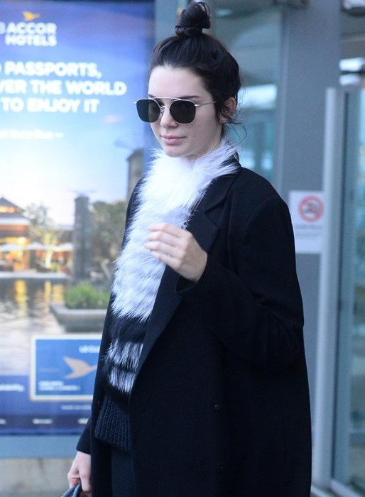 Kendall Jenner med knut på huvudet i London. Kendall Jenner med knut på huvudet i London.