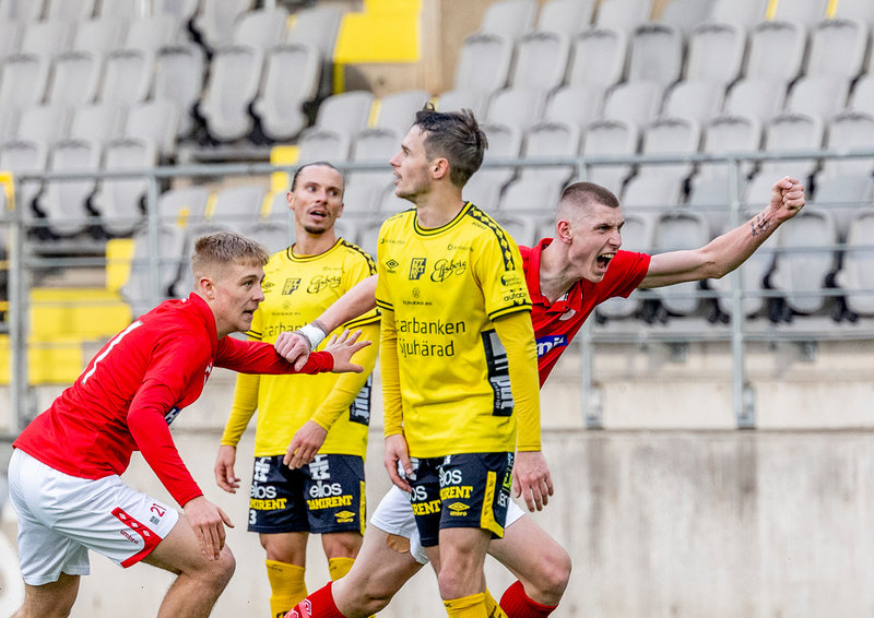 Degerfors Adi Fisic jublar efter att ha skickat Degerfors till kvartsfinal i svenska cupen.