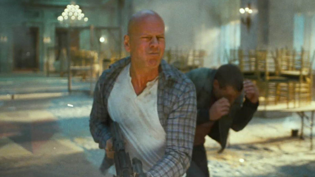 Den 14 februari är det premiär för A good day to die hard med Bruce Willis i huvudrollen. Klassisk action på alla hjärtans dag. 