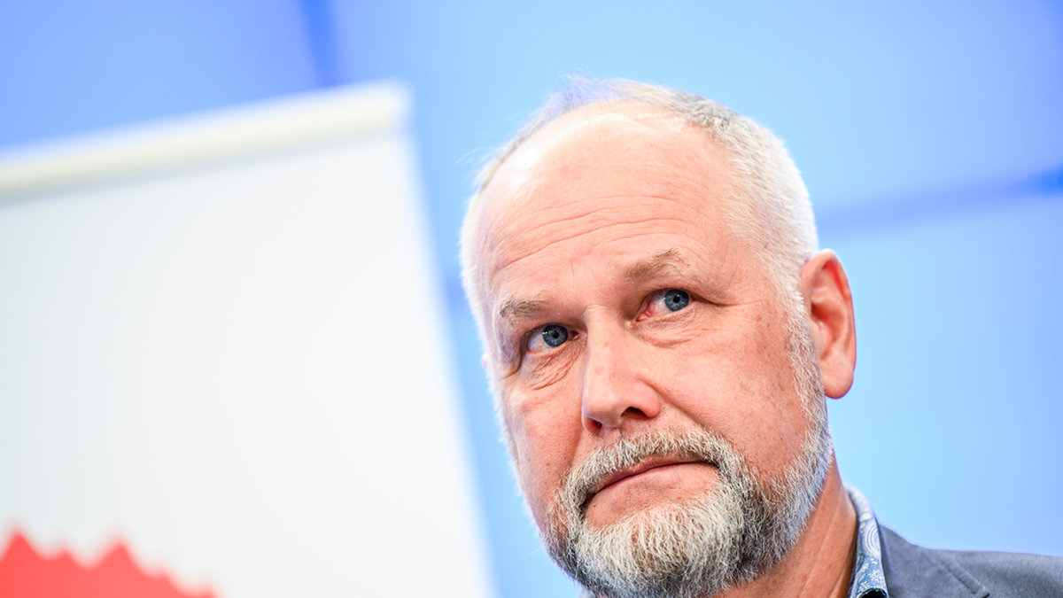 Vänsterpartiets EU-kandidat Jonas Sjöstedt på en pressträff.