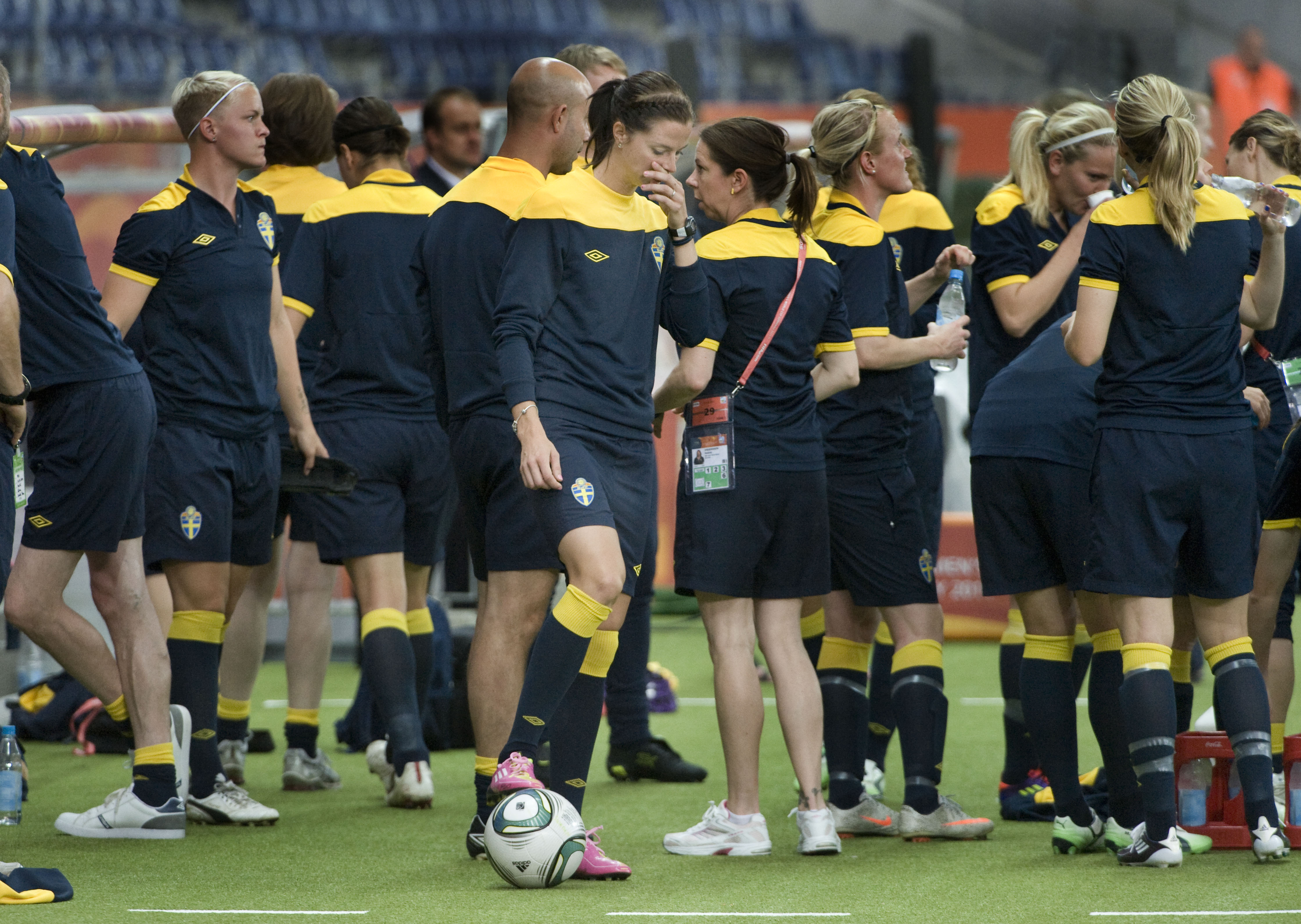 Damlandslaget ska spela hem en bronspeng mot fransyskorna i dam-VM.