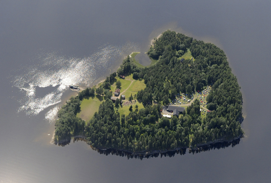 Ön som blev skådeplats för Anders Behring Breiviks terror.