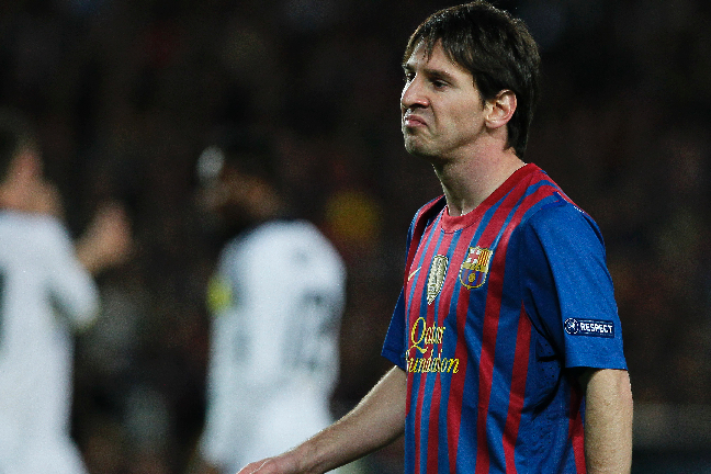 Lionel Messi missade en straff och träffade stolpen när Barcelona åkte ut.