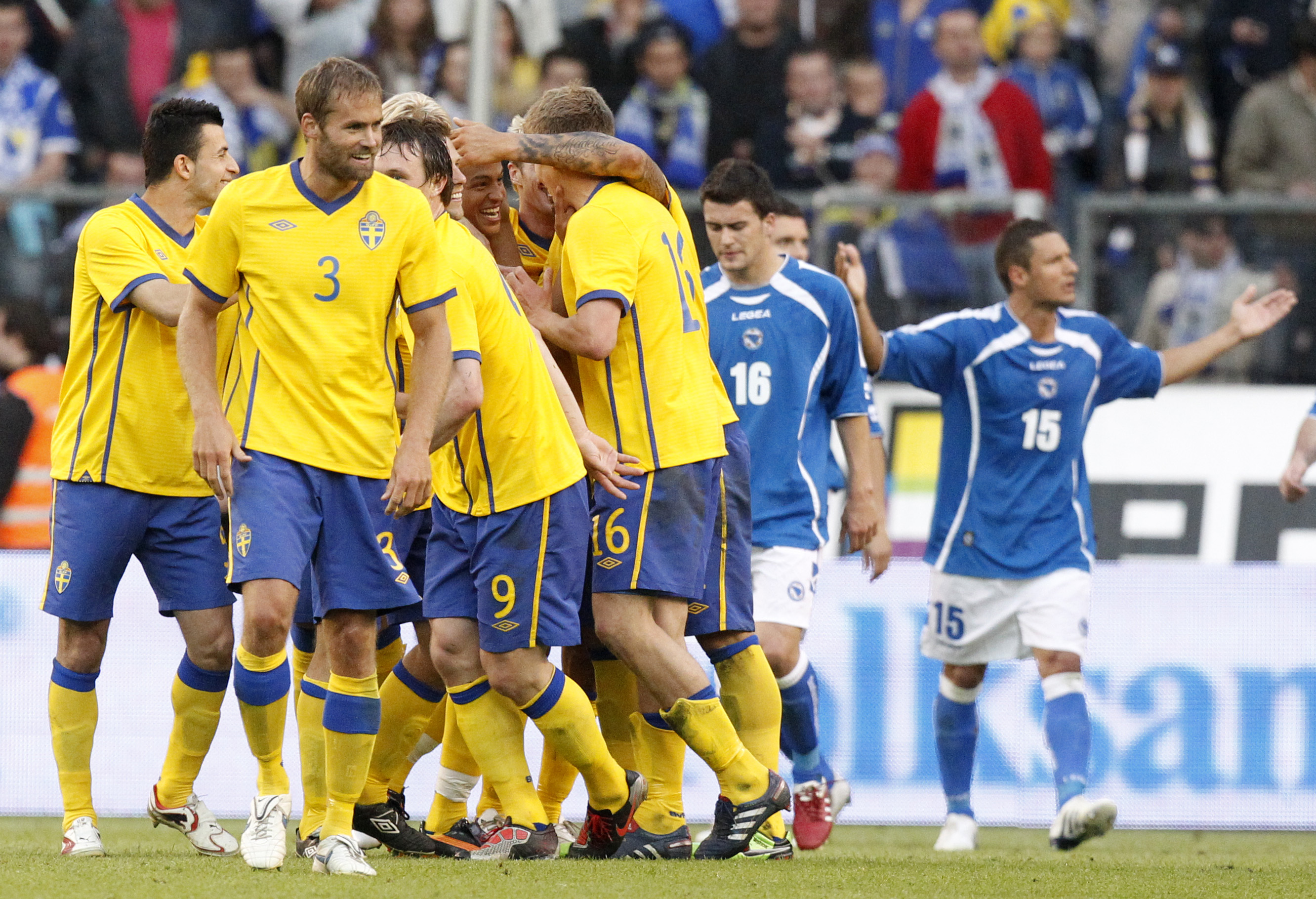 TV10 inleder med att sända EM-kvalmatchen mellan Sverige och San Marino den 7 september.