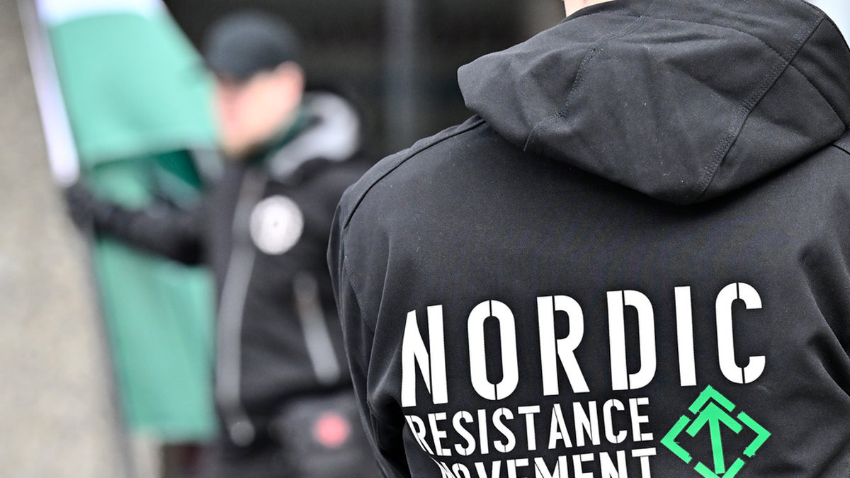 Nordiska motståndsrörelsen (NMR) demonstrerar i Vetlanda 1 maj. Under 2021 har den högerextrema miljön minskat sin närvaro på gatan och tar mer plats på nätet. Arkivbild.
