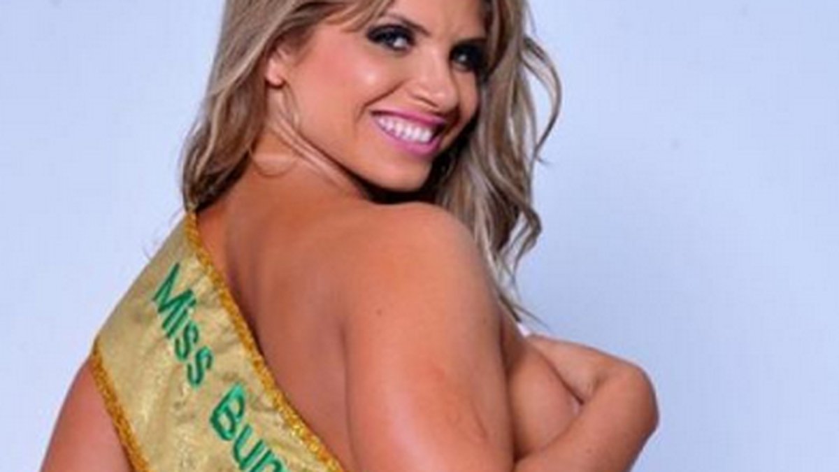 Carine är Miss Bumbum Brasil.