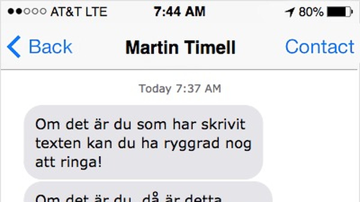 Martin Timell uppges ha skickat hotfulla sms till en före detta kollega. Bilden är en rekonstruktion av sms-konversationen.
