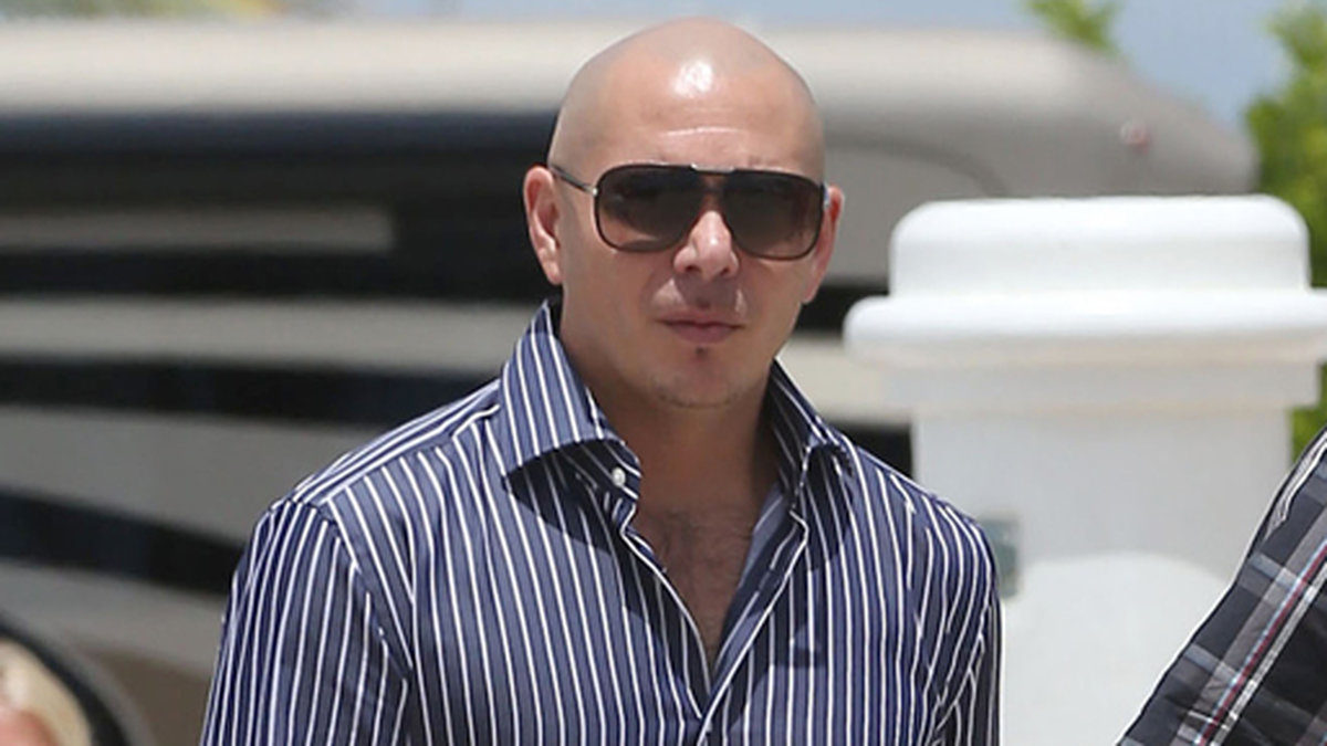 Pitbull under inspelningen av en musikvideo med Jennifer Lopez år 2013. 
