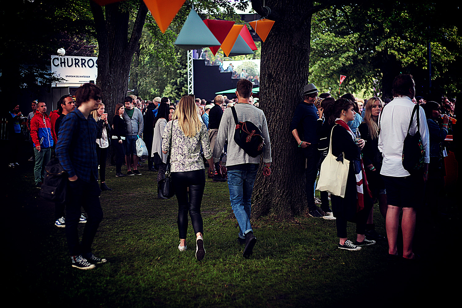 Inne på festivalområdet. Inne på festivalområdet.