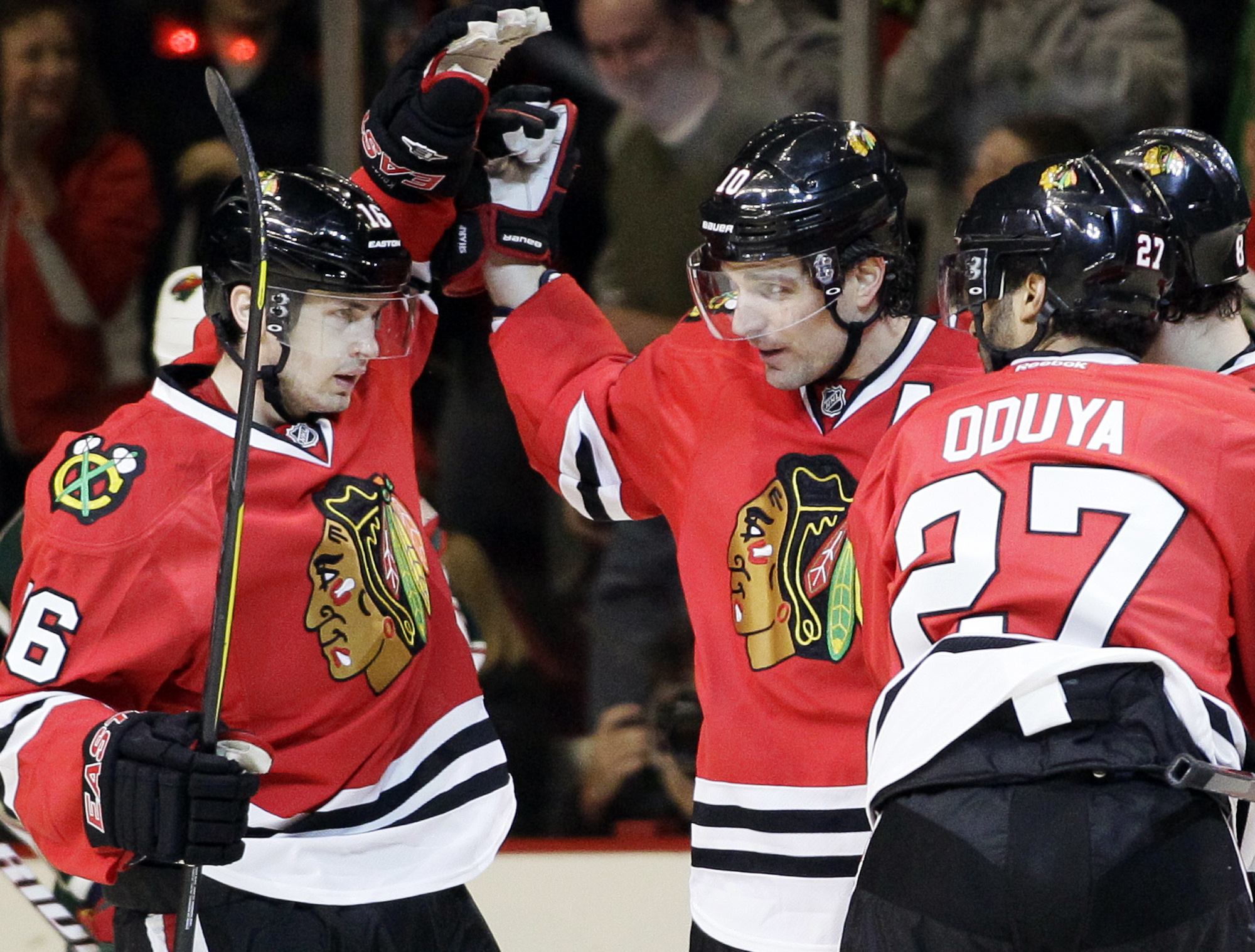 Även centern Marcus Krüger har gjort det bra och slagit sig in i NHL-truppen. I Chicago återfinns även Niklas Hjalmarsson och Johnny Oduya. Även centern Marcus Krüger har gjort det bra och slagit sig in i NHL-truppen. I Chicago återfinns även Niklas Hjalmarsson och Johnny Oduya.